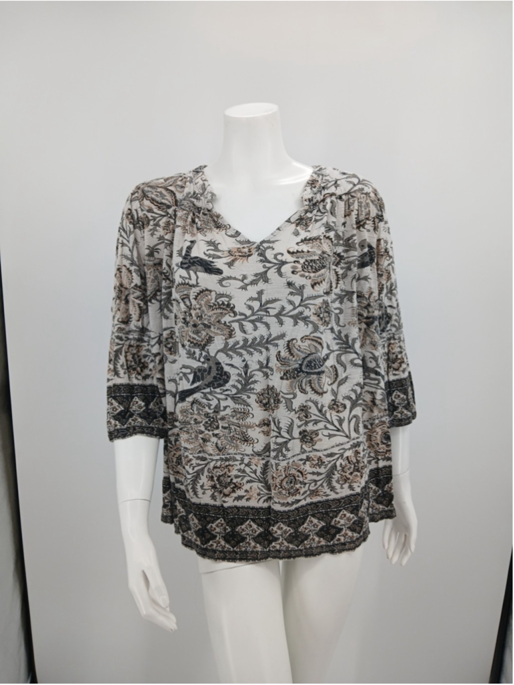 Lucky Brand Women's Top Size Small 3/4 Sleeves multi color relaxed fit v neck S